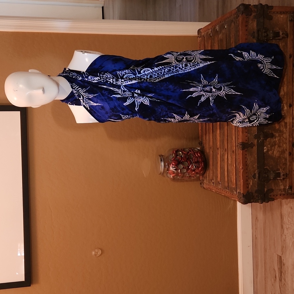Que Sarong Blue and White Batique Wrap (0713)